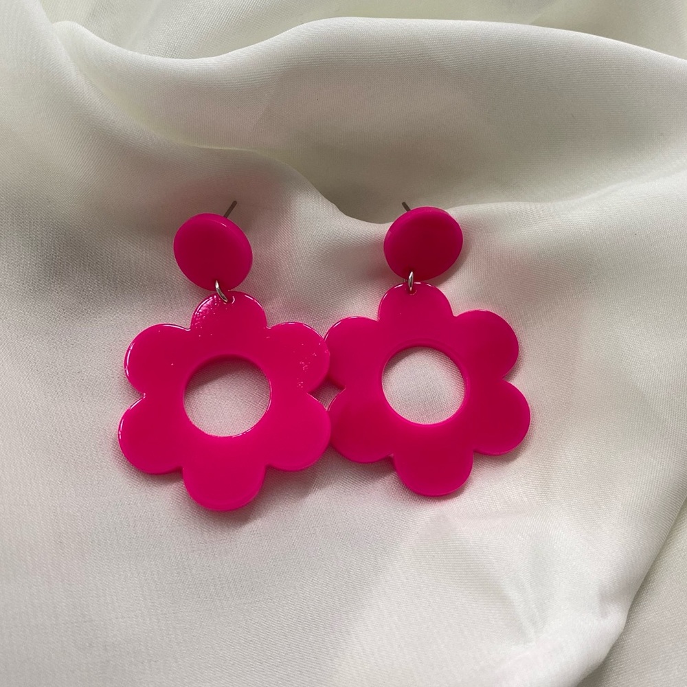BUNDLE 2 EARRING for $13‼️ |  Pink Flower Acrylic Earrings